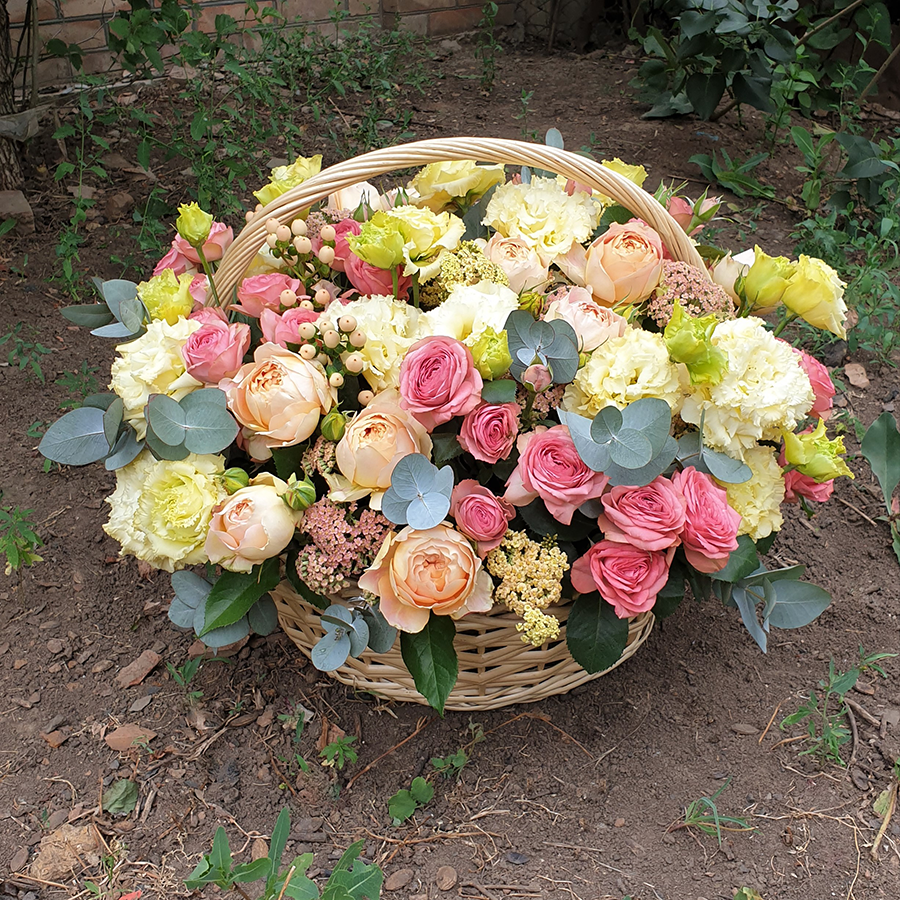 Корзина "Коралловый бриз"