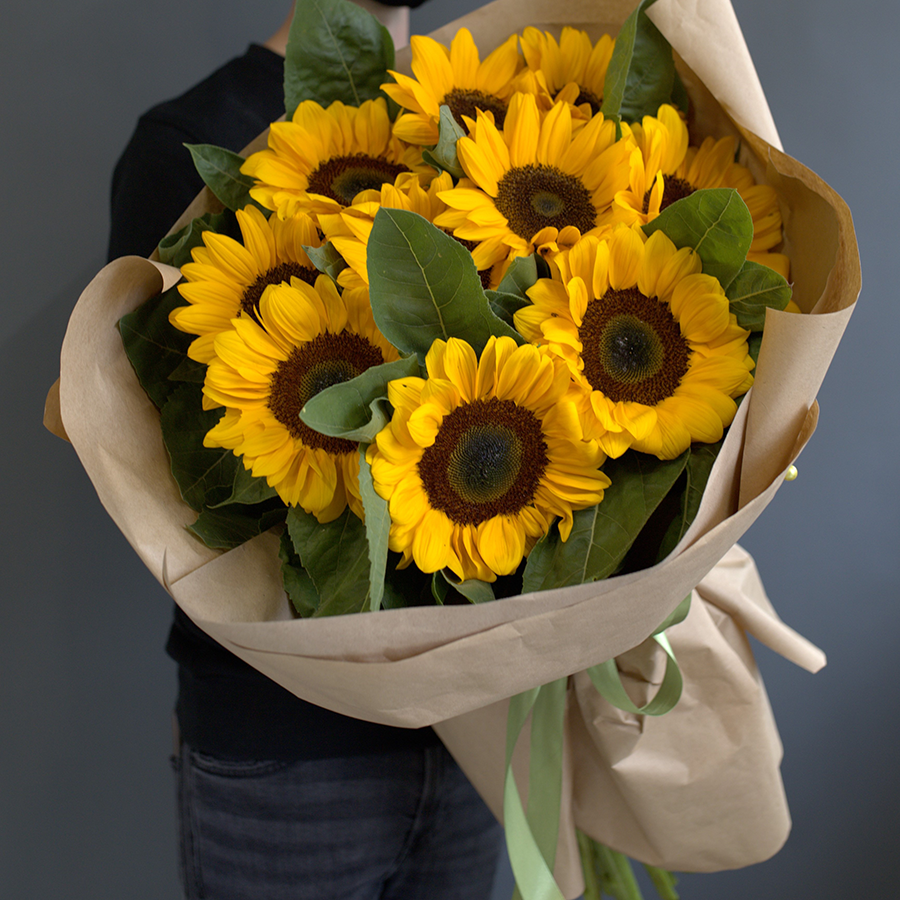 Монобукет с подсолнухами