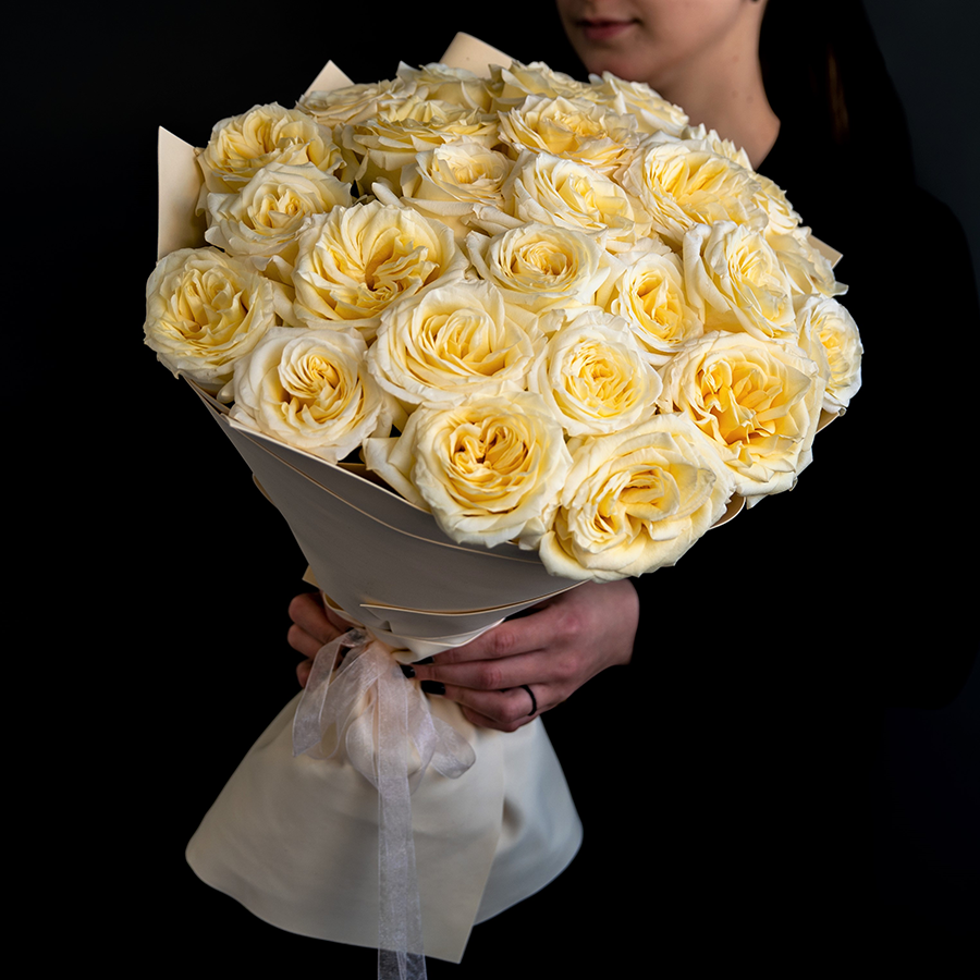 Букет из 25 ароматных роз "Канделайт"