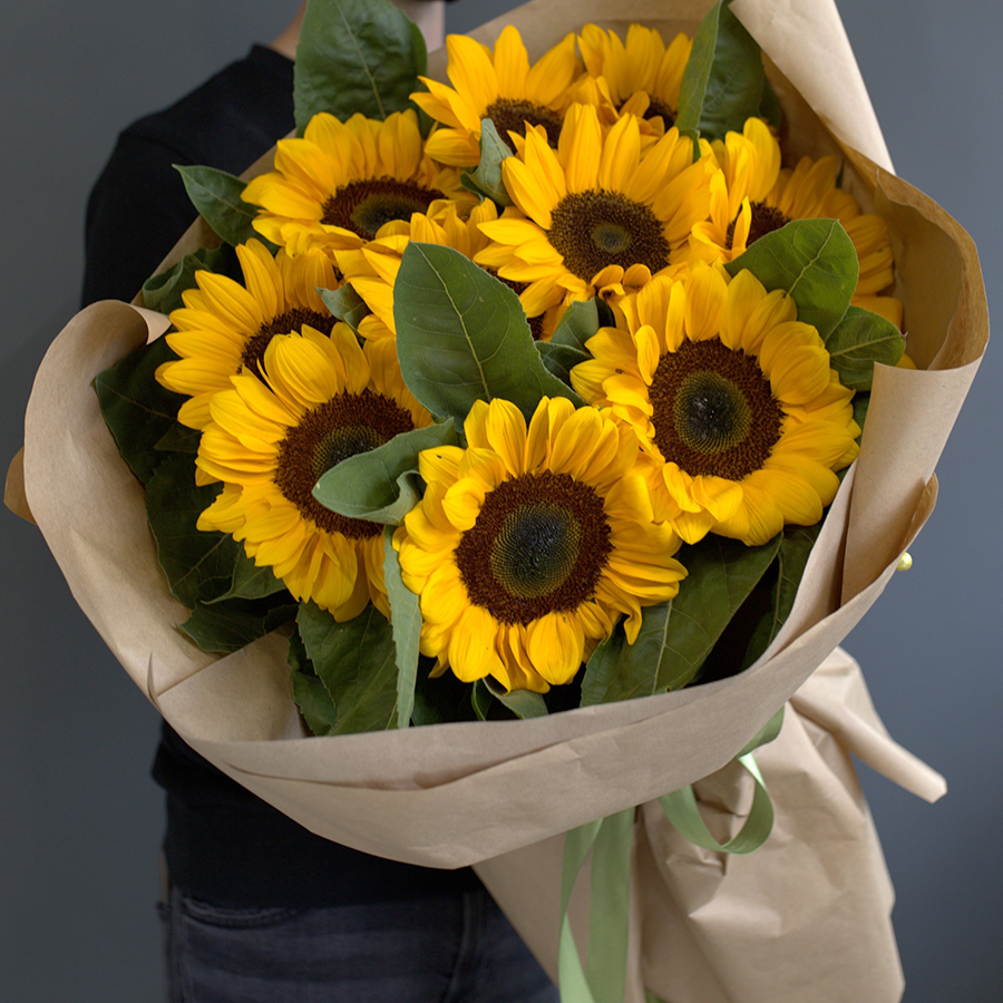 Монобукет с подсолнухами