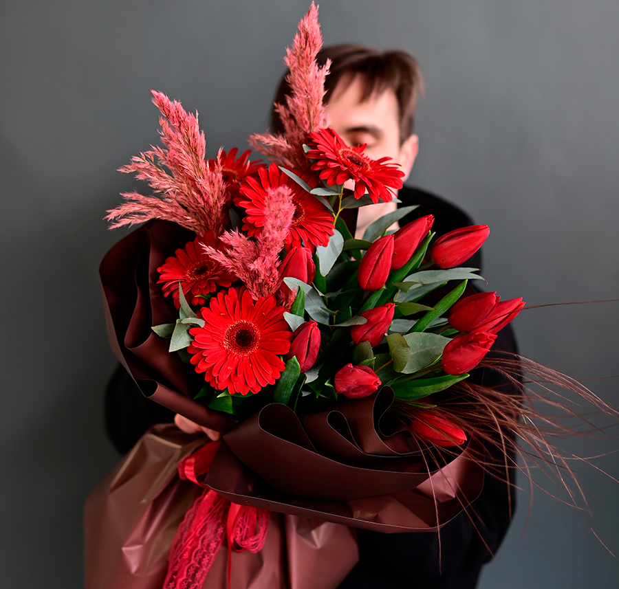 Букет "Магия красного"